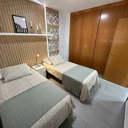 Bilbao House Адехе
