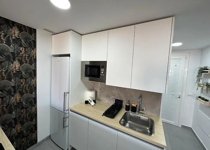 Bilbao House Адехе