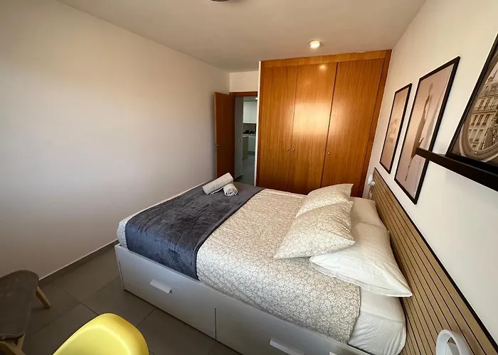 Апартаменти Bilbao House Адехе