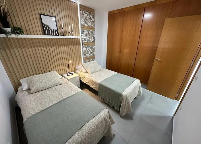 Bilbao House Адехе